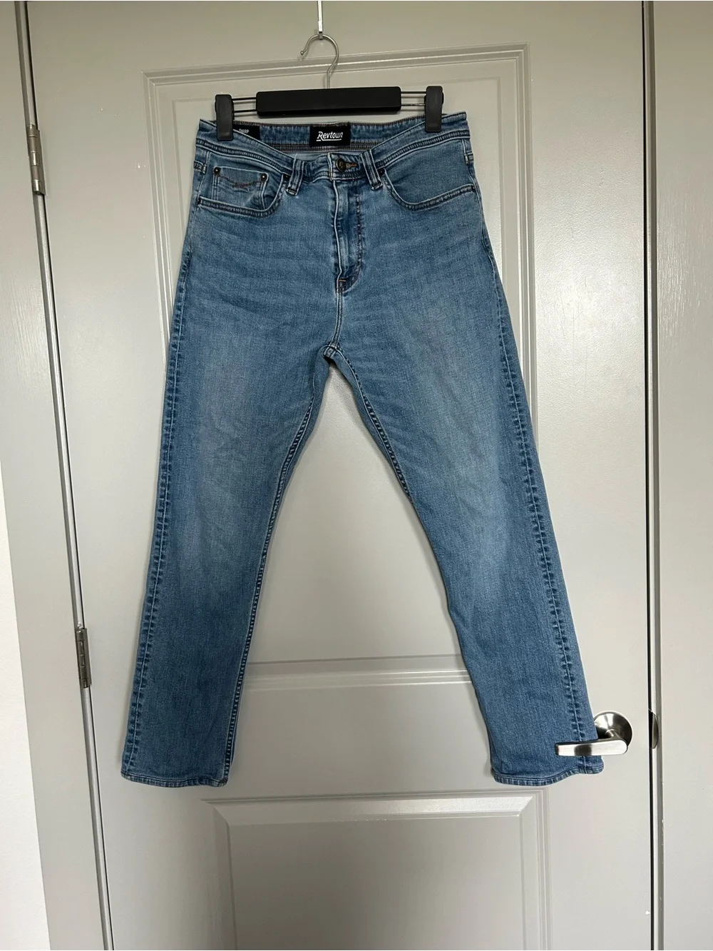 Men's Blue Revtown Sharp Straight-Leg Jeans